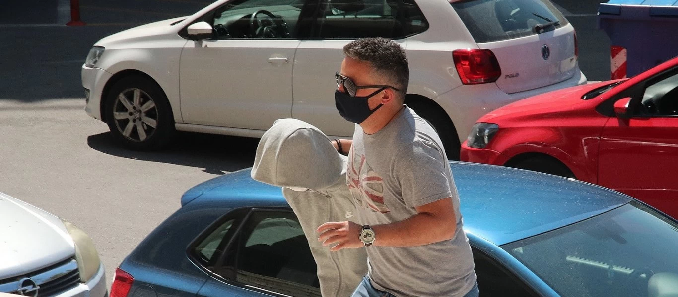 Προκαλεί η 33χρονη: «Φαντασίωση πολλά απ' αυτά που είπε η Μαρκέλλα - Δεν υπάρχει βιασμός» (βίντεο)